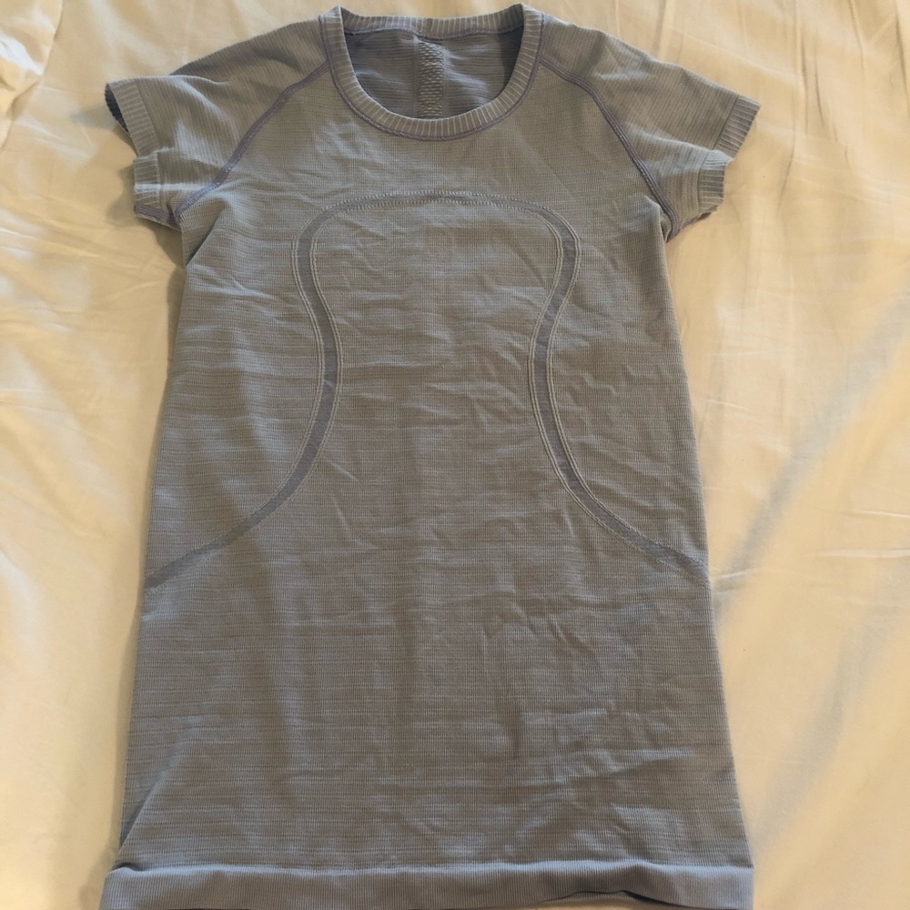 Lululemon short sleeve shirt